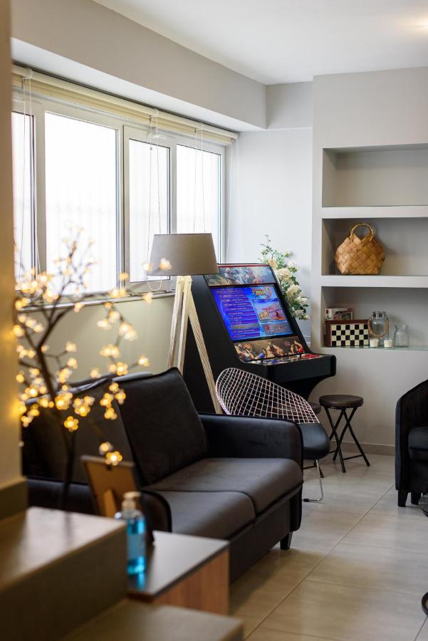 Patras' Hitech Apartment Bagian luar foto