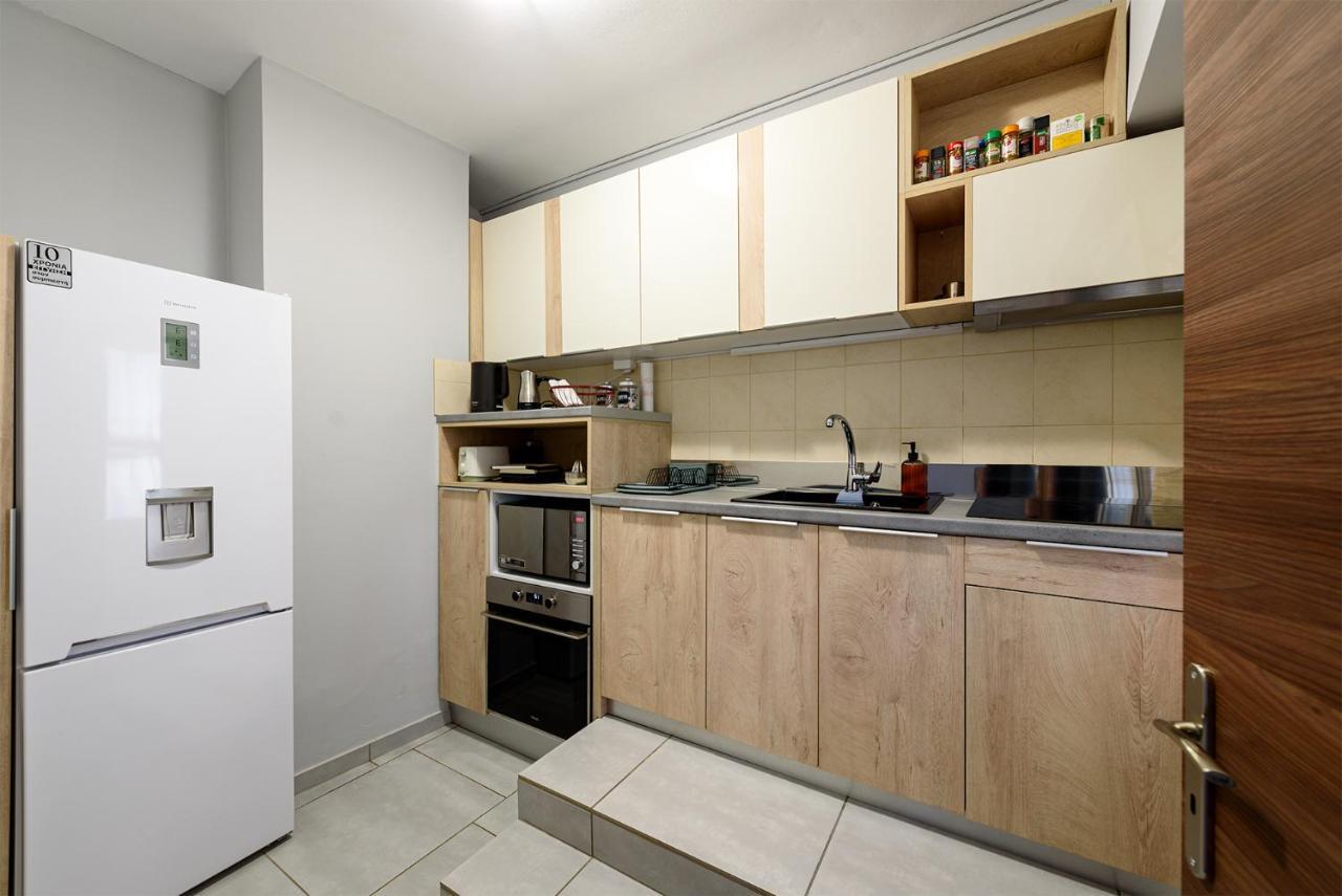 Patras' Hitech Apartment Bagian luar foto