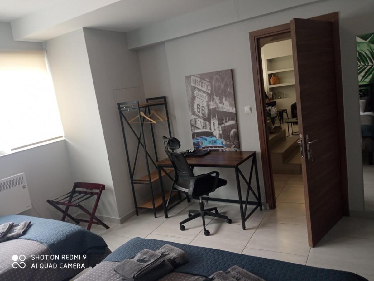 Patras' Hitech Apartment Bagian luar foto