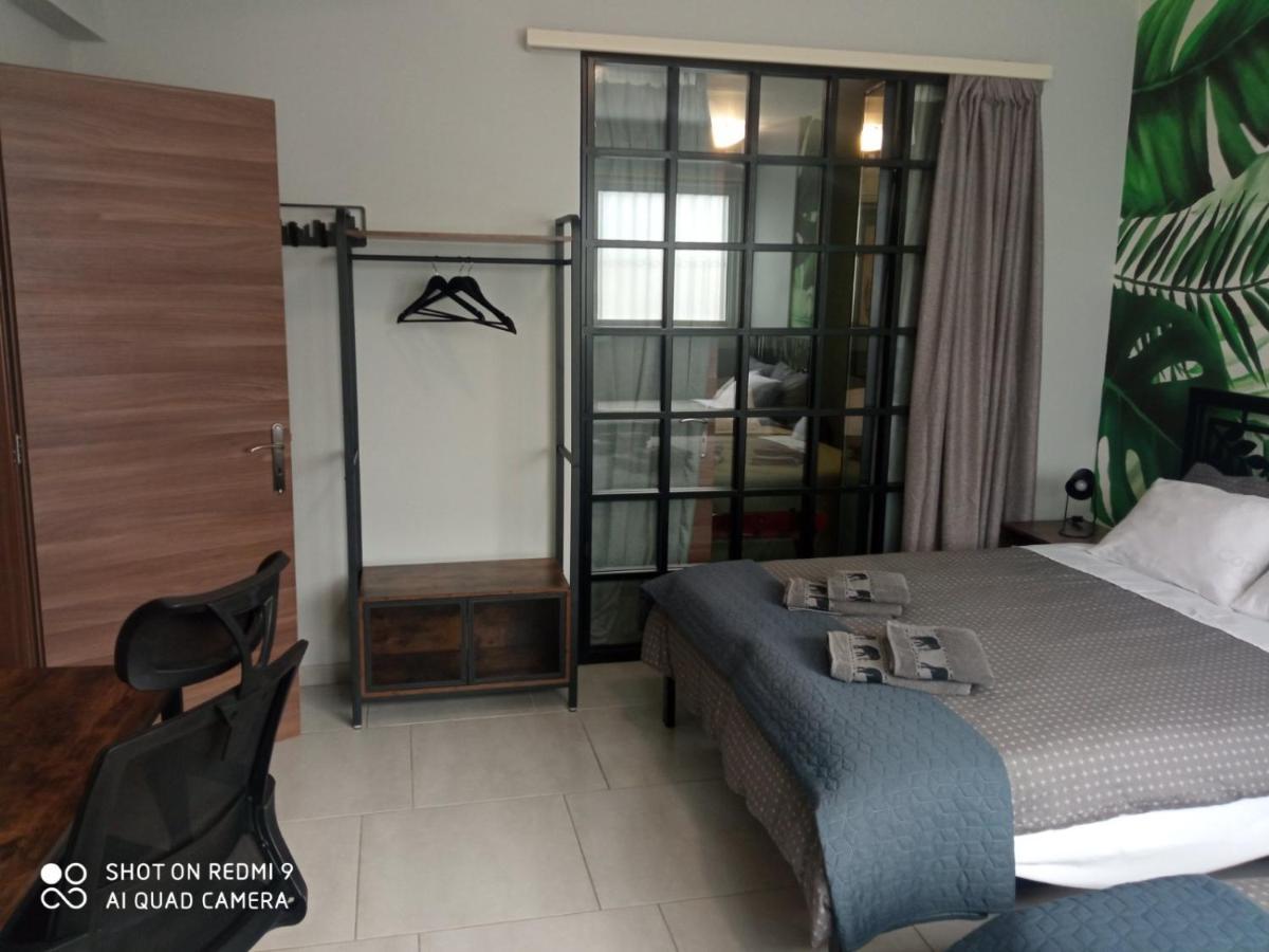 Patras' Hitech Apartment Bagian luar foto